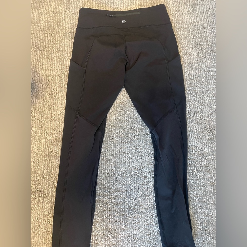 Black lulu leggings with pockets 25” - Picture 2 of 2
